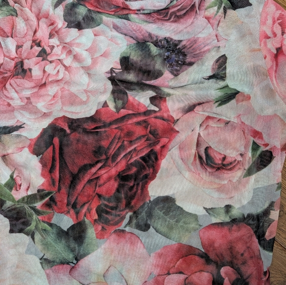 EUC Day & Night Sheer Floral Long Sleeve Top Shirt Mock Turtleneck Size Small - Picture 3 of 7